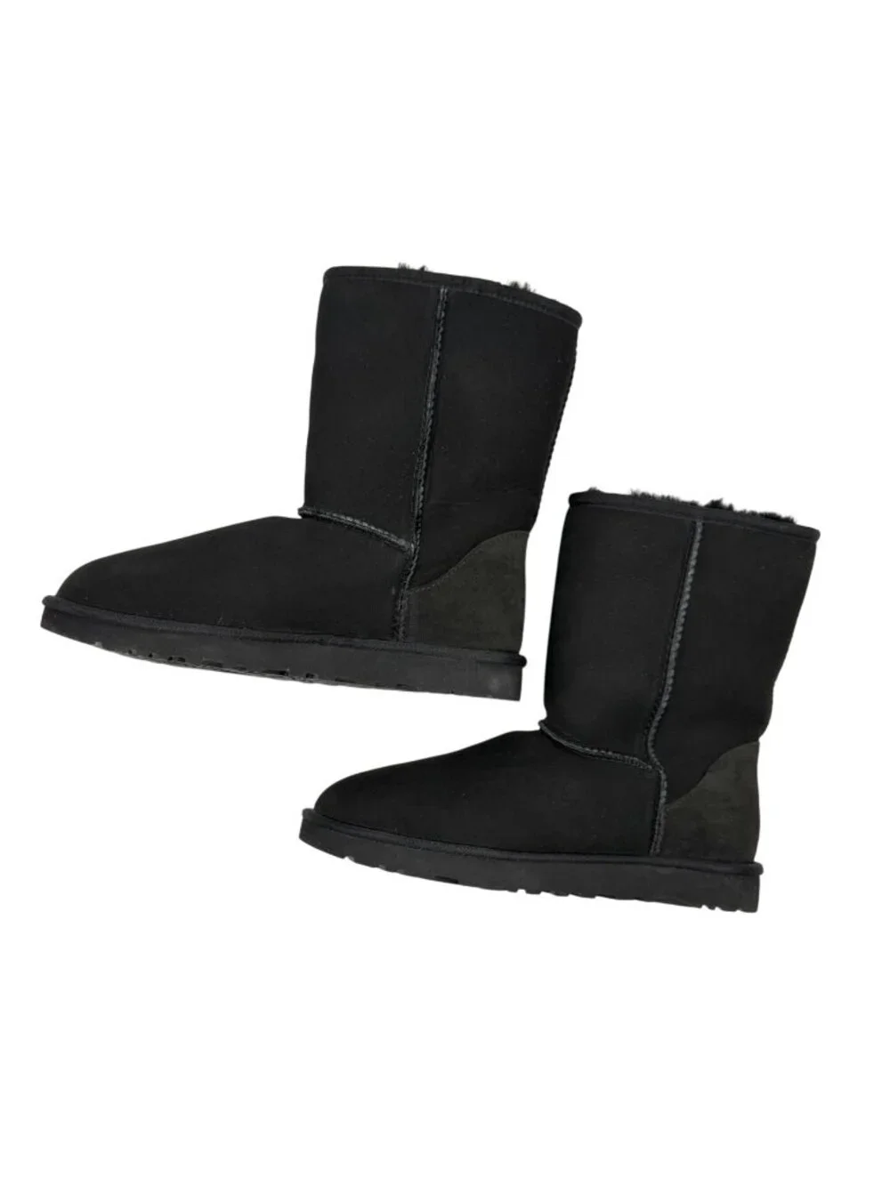 UGG Classic II boots in black NWOT - Size 8